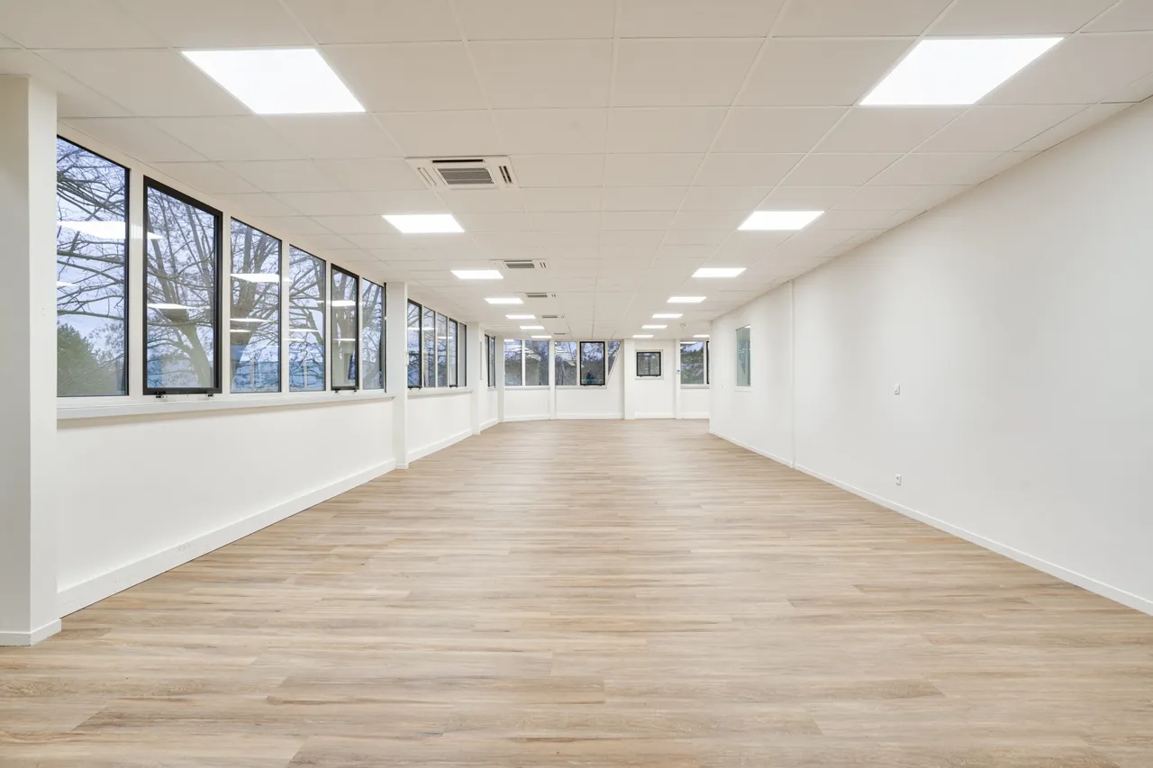 logistics - Activités / Bureaux À Louer - gallery - 2