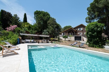 living - 446m² house / villa for sale in Sierra de Madrid, Madrid - featured