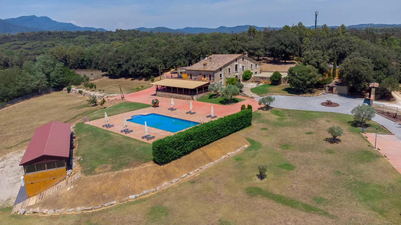 living - 1,779m² country house for sale in El Gironés, Girona - gallery - 2