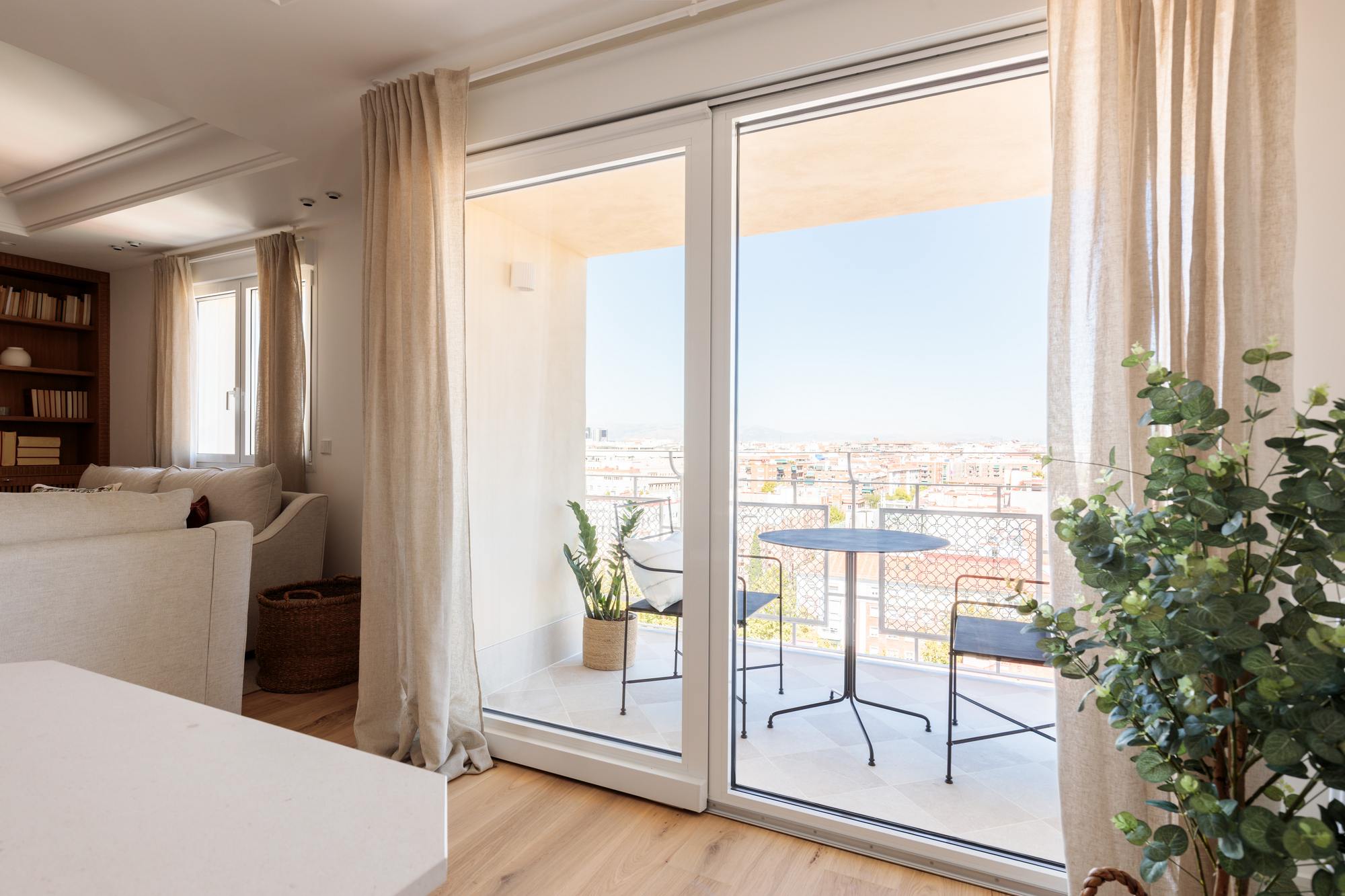 living - 162m² apartment for sale in Cuatro Caminos, Madrid - gallery thumbnail - 3
