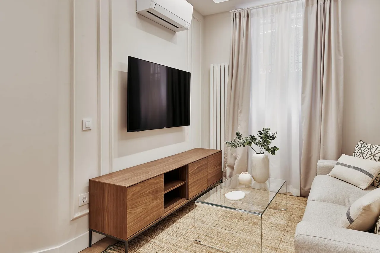 living - 71m² apartment with 10m² terrace for sale in Almagro - gallery - 2