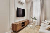 living - Piso de 71m² con 10m² terraza en venta en Almagro, Madrid - gallery thumbnail - 2