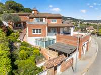 living - 560m² house / villa for sale in Argentona, Barcelona - gallery thumbnail - 2