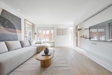 living - Piso de 276m² en venta en Castellana, Madrid - featured