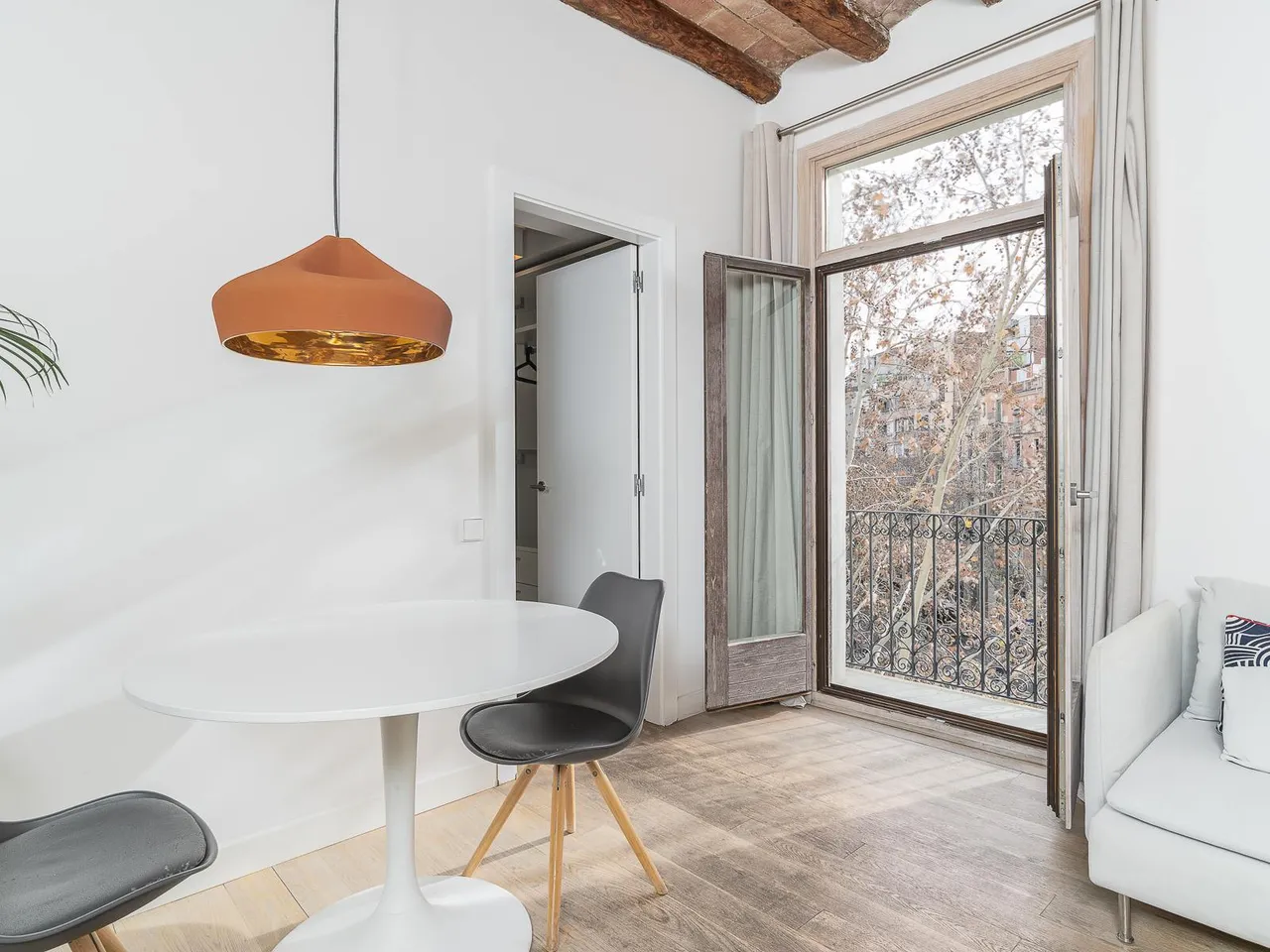 living - 80m² apartment for sale in Sant Antoni, Barcelona - gallery - 7