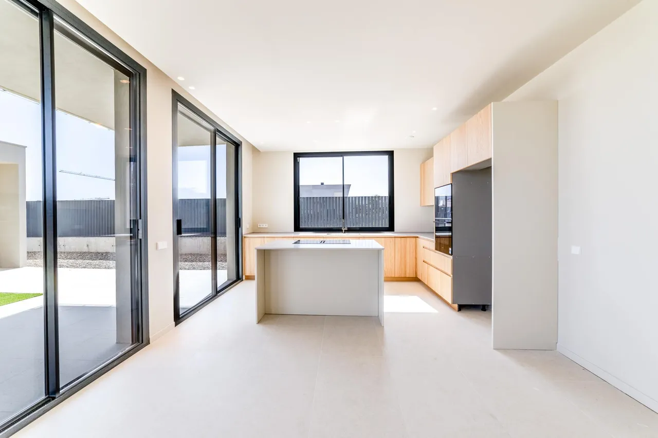 living - 305m² house / villa for sale in La Plana, Barcelona - gallery - 5