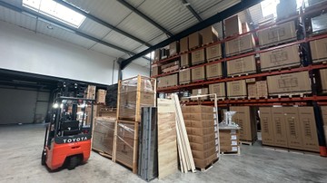 logistics - Activités / Bureaux À Louer - featured