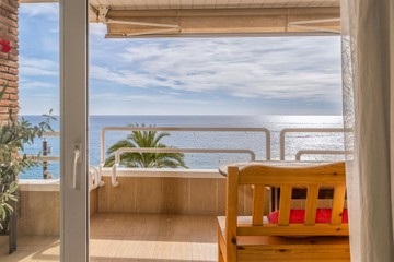 living - Piso de 194m² en venta en Lloret de Mar, Costa Brava - featured
