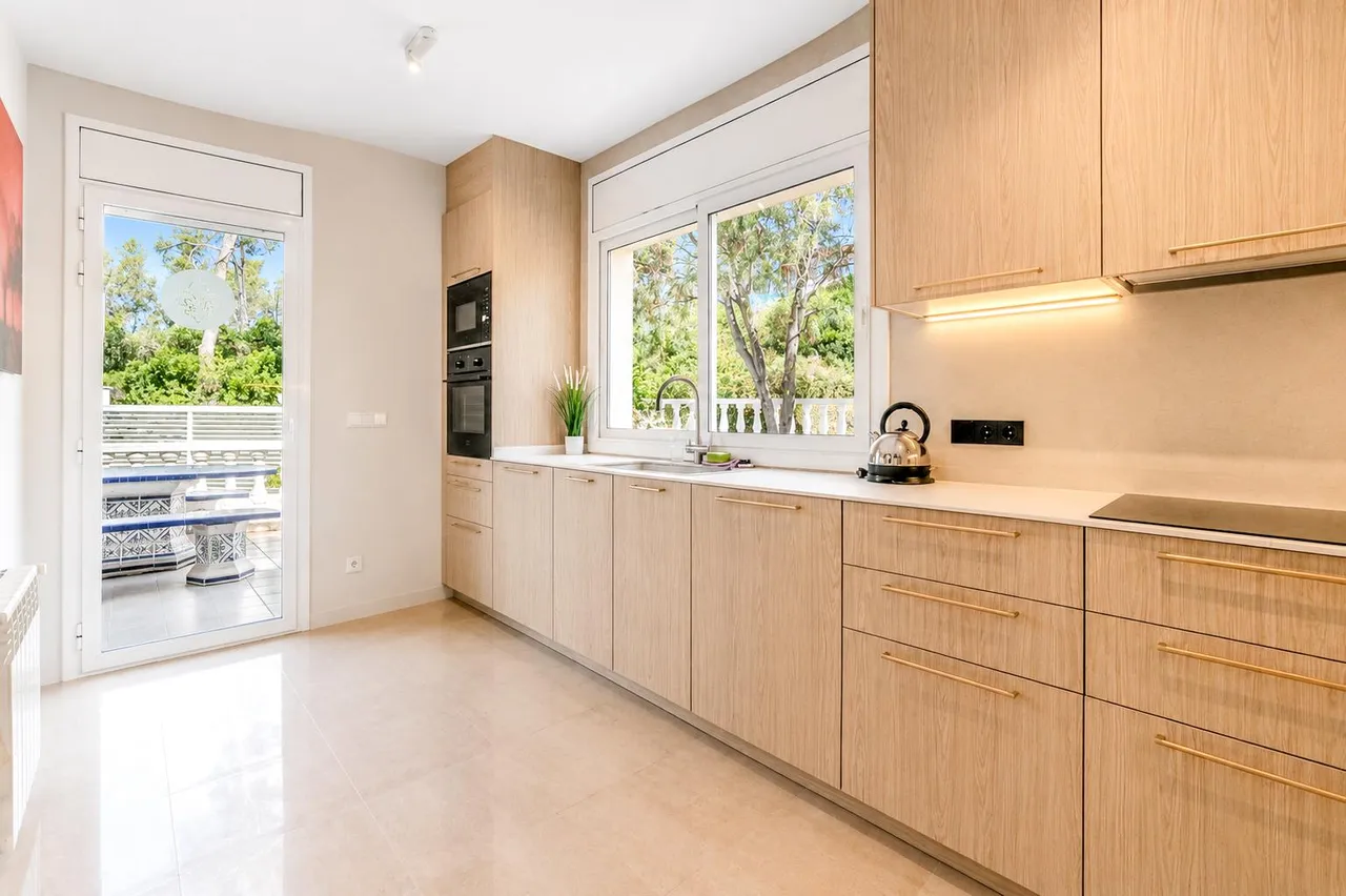 living - 224m² house / villa for sale in Olivella, Barcelona - gallery - 10