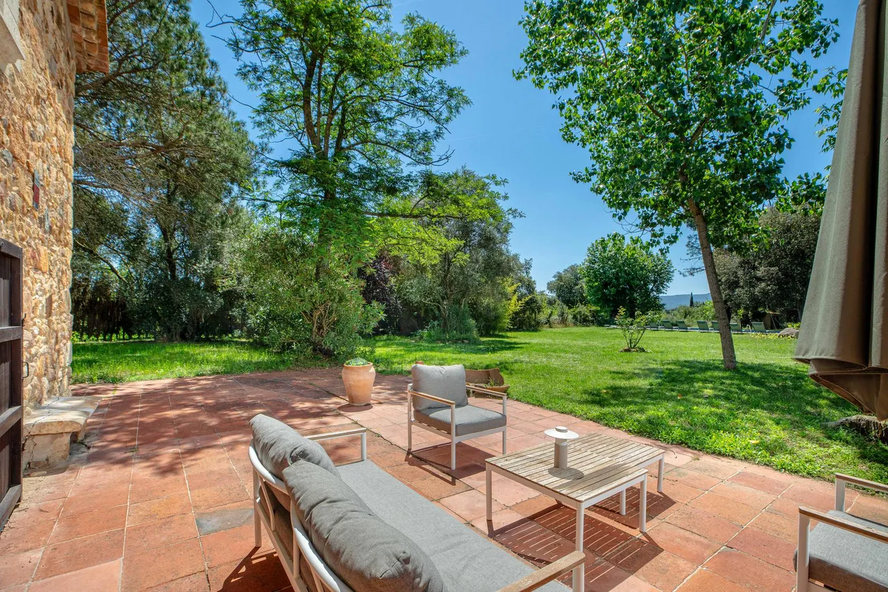living - Casa rural de 627m² en venta en El Gironés, Girona - gallery - 9
