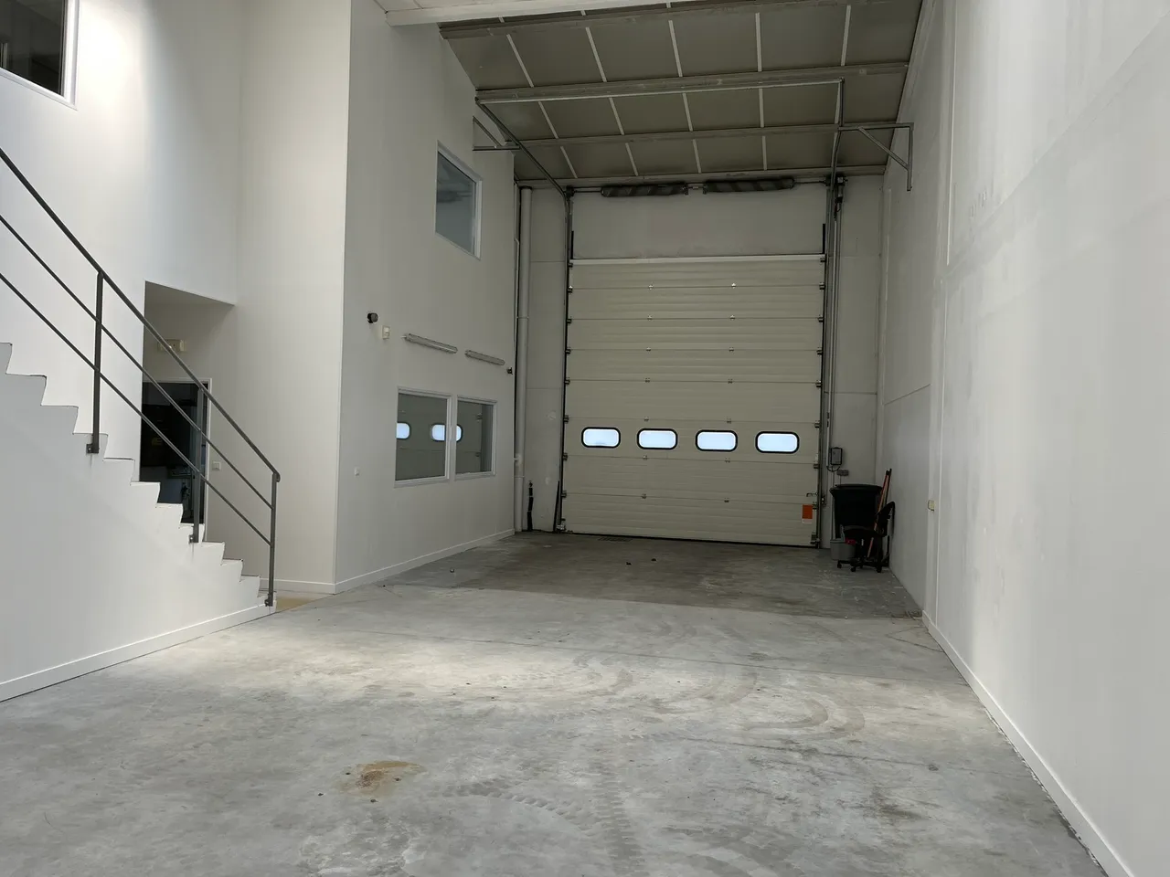 logistics - Light Industrial Premises / Offices For Rent - gallery - 4