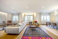 living - 289m² apartment with 6m² terrace for sale in Gran Vía - gallery thumbnail - 1