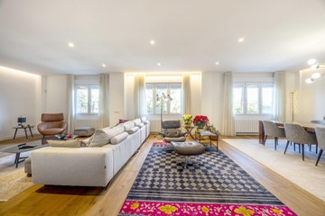 living - Piso de 289m² con 6m² terraza en venta en Gran Vía - featured