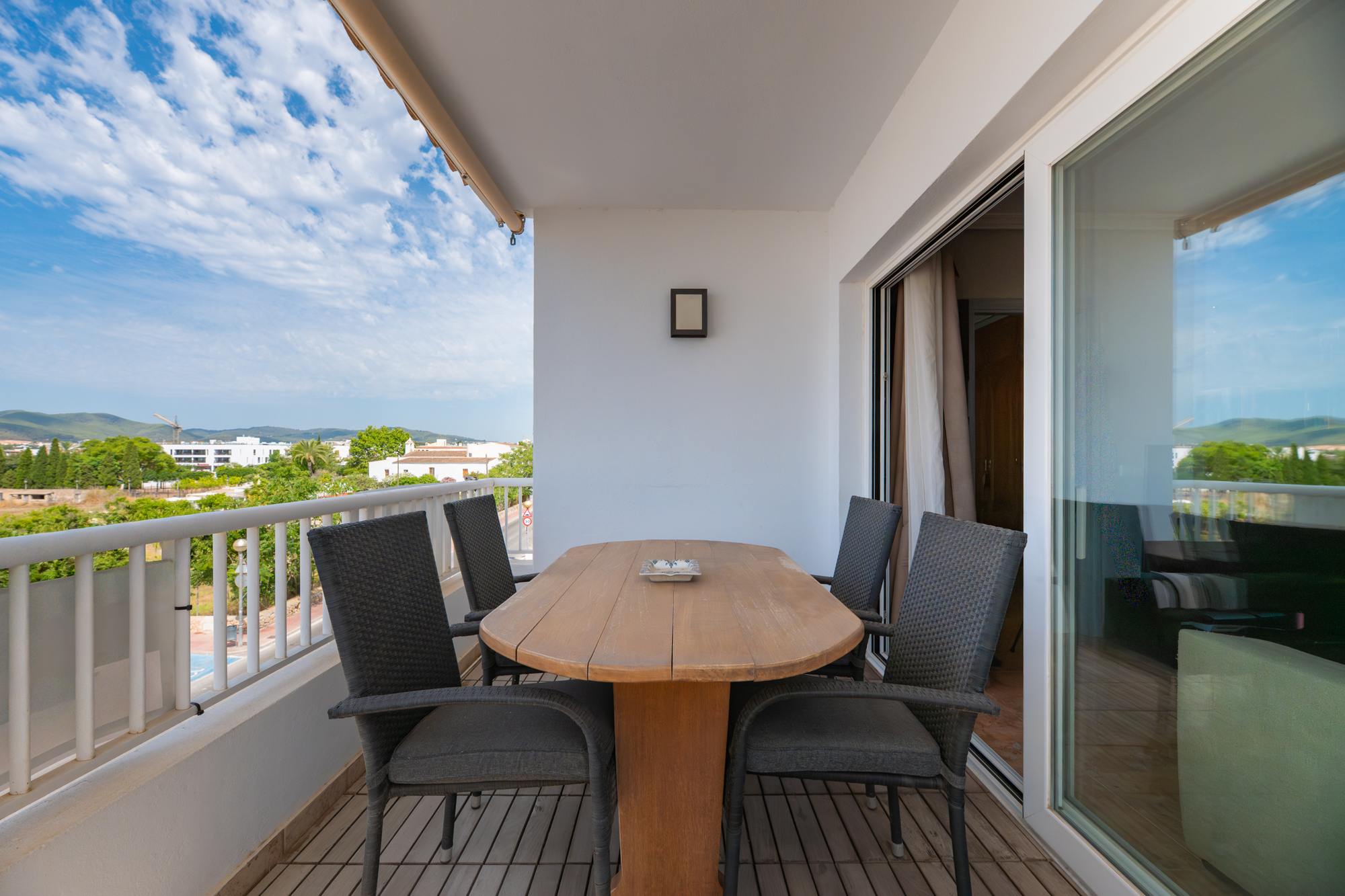 living - Piso de 120m² en venta en Santa Eulalia, Islas Baleares - gallery thumbnail - 4