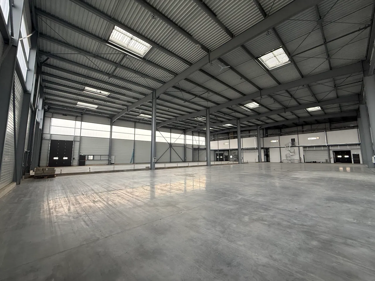 logistics - Activités / Bureaux À Louer - gallery - 3