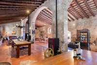 living - Casa rural de 1,385m² en venta en Baix Empordà, Girona - gallery thumbnail - 2