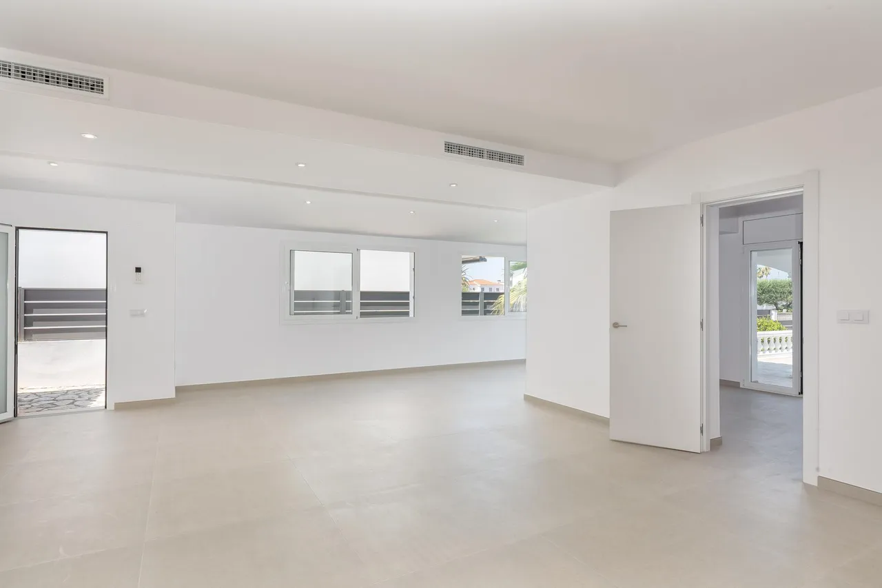 living - Casa / villa de 131m² en venta en Empuriabrava, Costa Brava - gallery - 9
