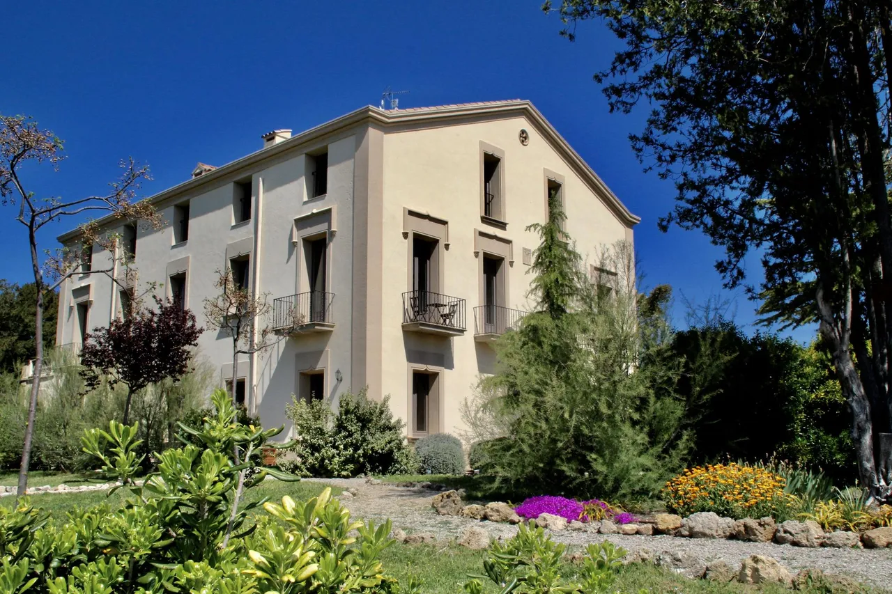 living - Casa rural de 1,200m² en venta en Penedès, Barcelona - gallery - 4