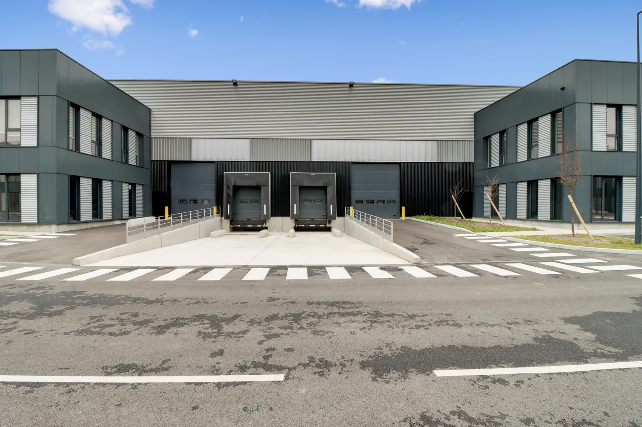 logistics - Light Industrial Premises / Offices For Rent - gallery - 7