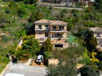 living - 290m² house / villa for sale in Premià de Dalt, Barcelona - gallery thumbnail - 2
