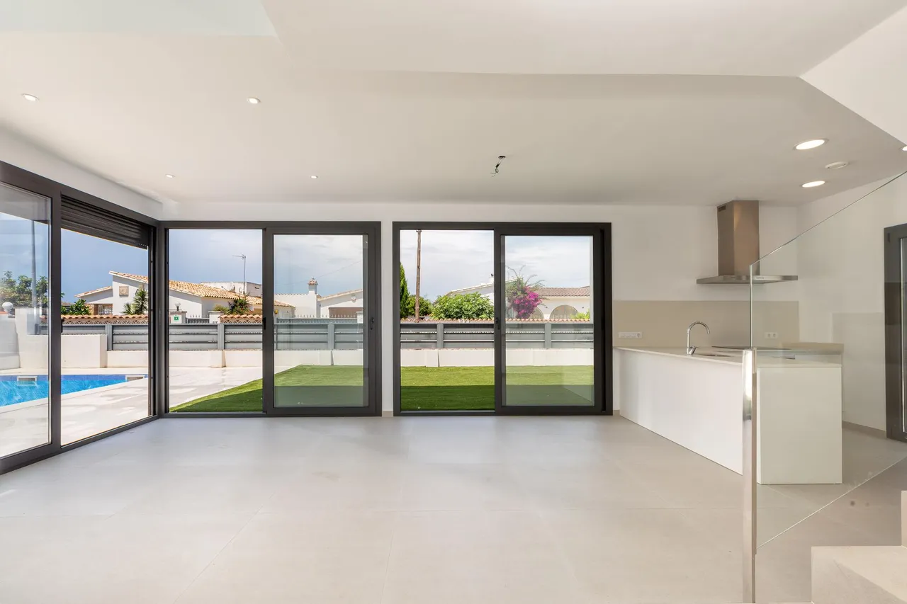 living - 169m² house / villa for sale in Empuriabrava, Costa Brava - gallery - 4