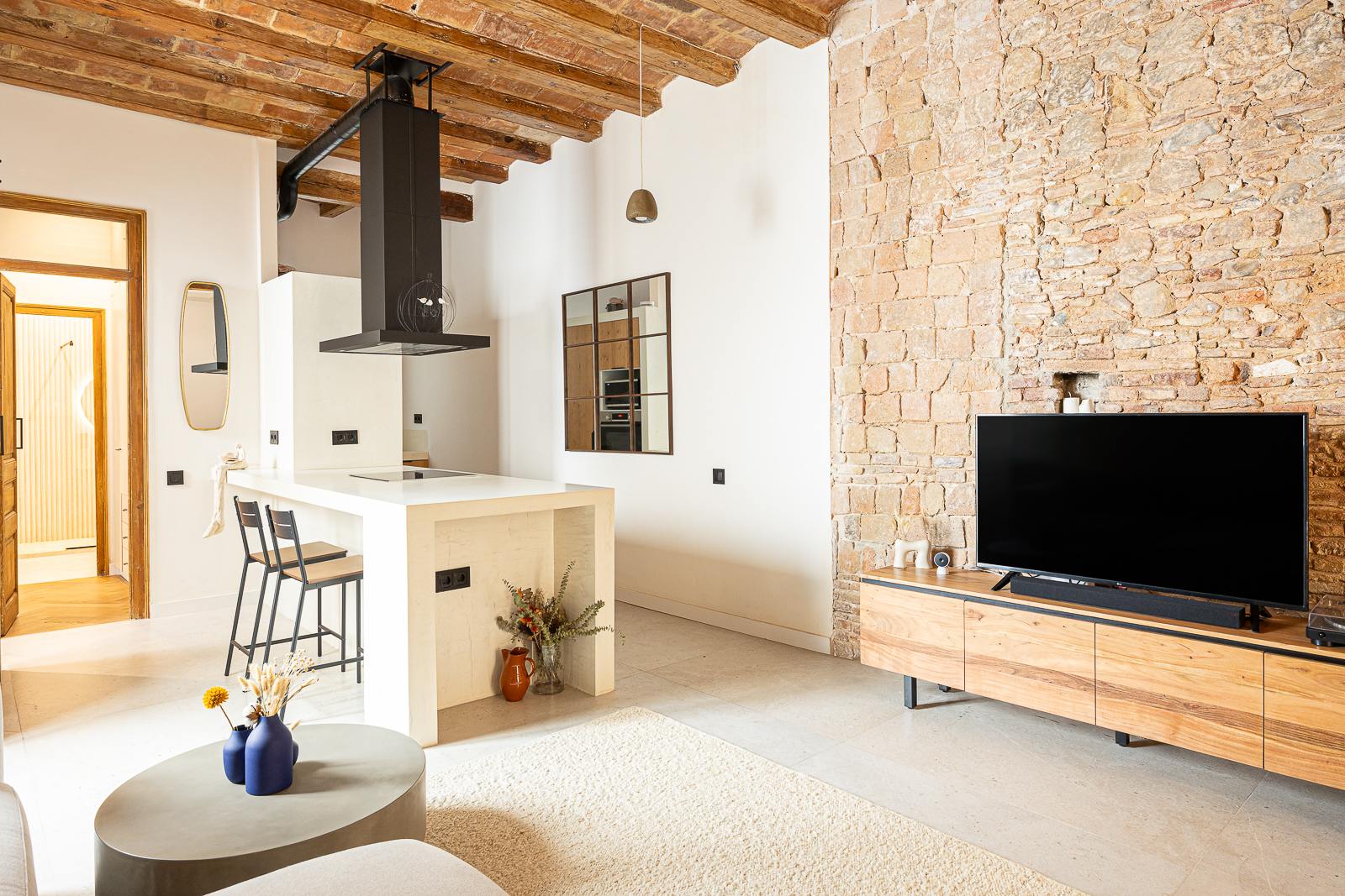 living - 80m² apartment for sale in Gótico, Barcelona - gallery thumbnail - 3