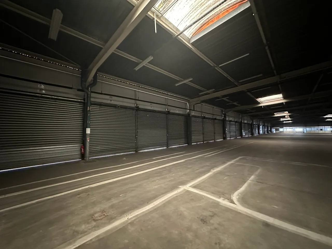 logistics - Courier Warehouse For Rent - gallery - 6