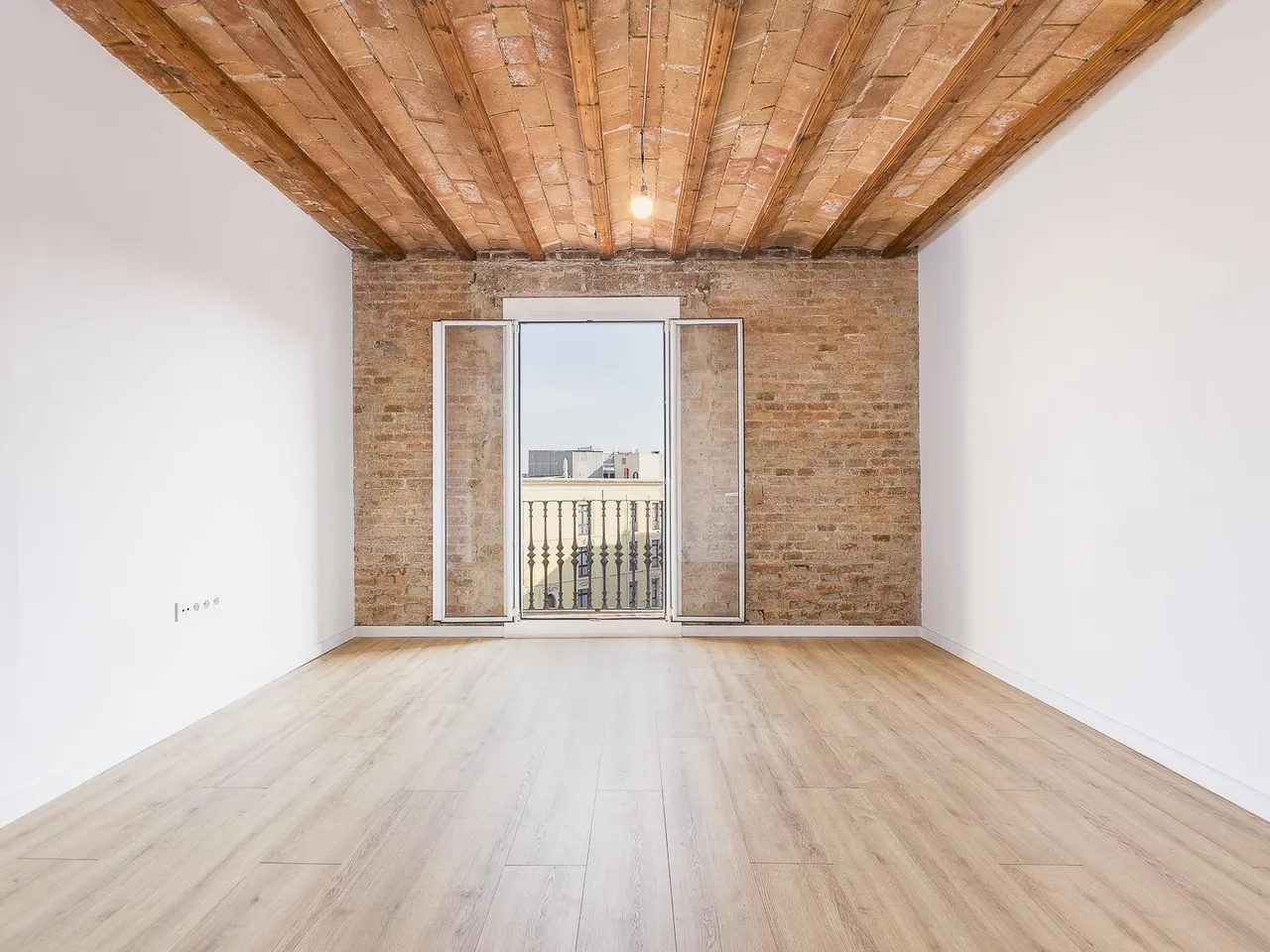 living - 80m² apartment for sale in Eixample Left, Barcelona - gallery - 2