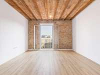 living - 80m² apartment for sale in Eixample Left, Barcelona - gallery thumbnail - 2