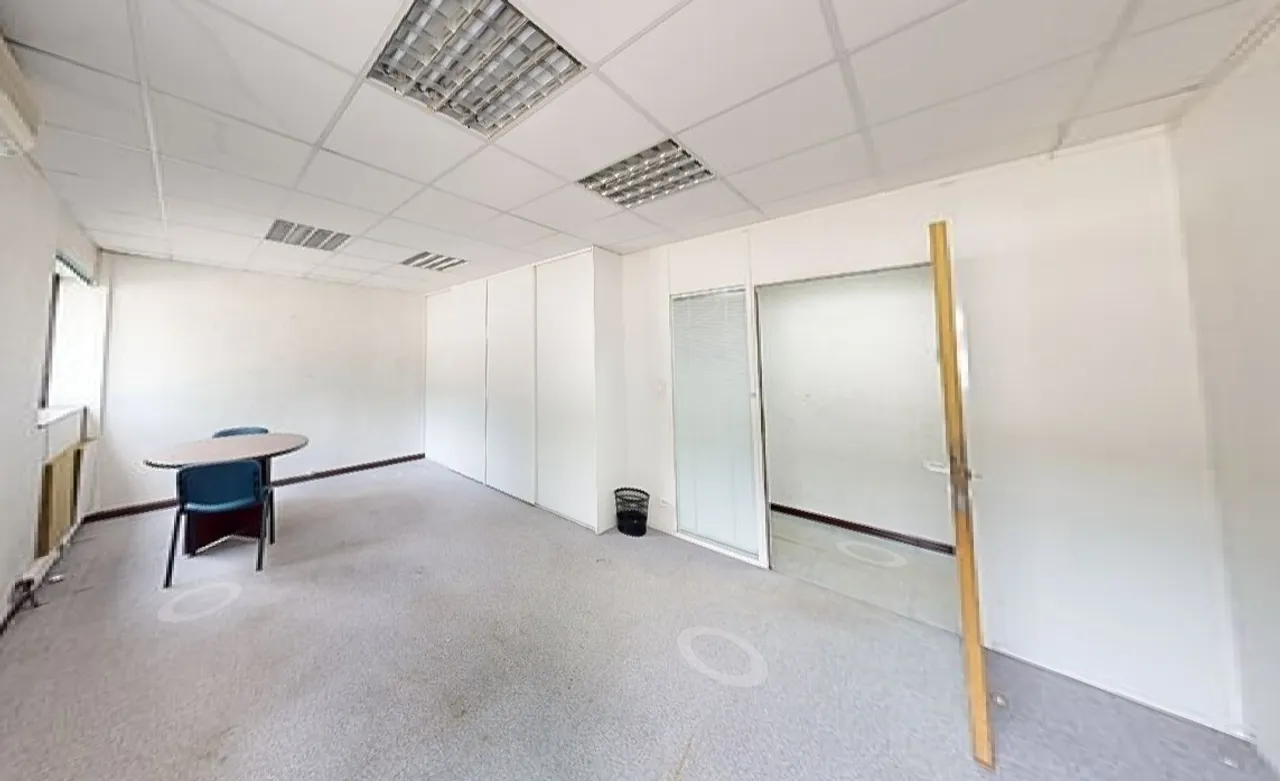 logistics - Light Industrial Premises / Offices For Rent - gallery - 9