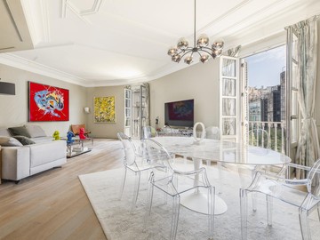living - 209m² apartment for sale in Eixample Right, Barcelona - featured
