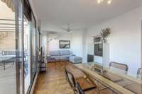 living - 2-bedroom penthouse with terrace for rent in Pla del Real - gallery thumbnail - 4