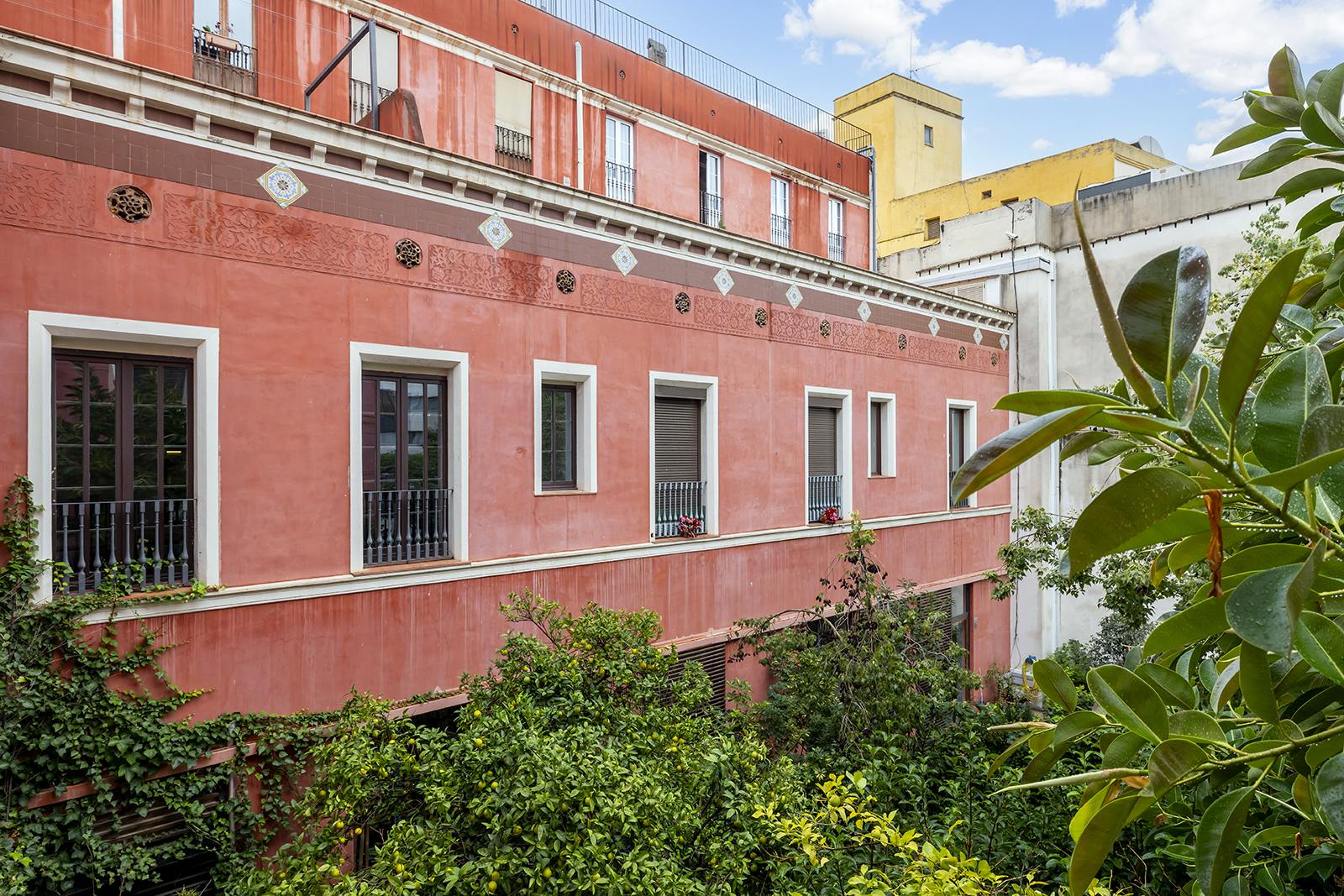 living - 343m² apartment for sale in Gótico, Barcelona - gallery thumbnail - 3
