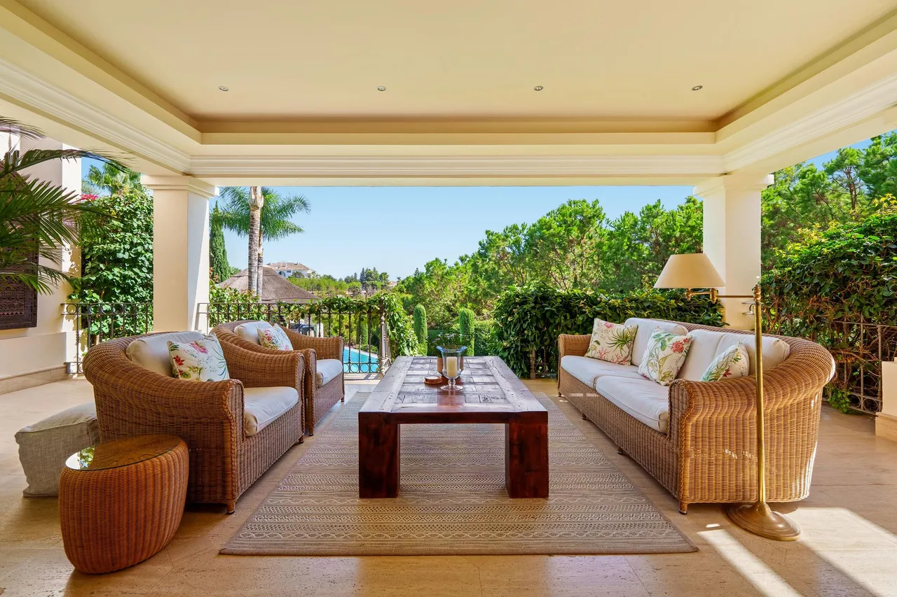 living - Casa / villa de 712m² con 133m² terraza en venta en Milla de Oro - gallery - 5