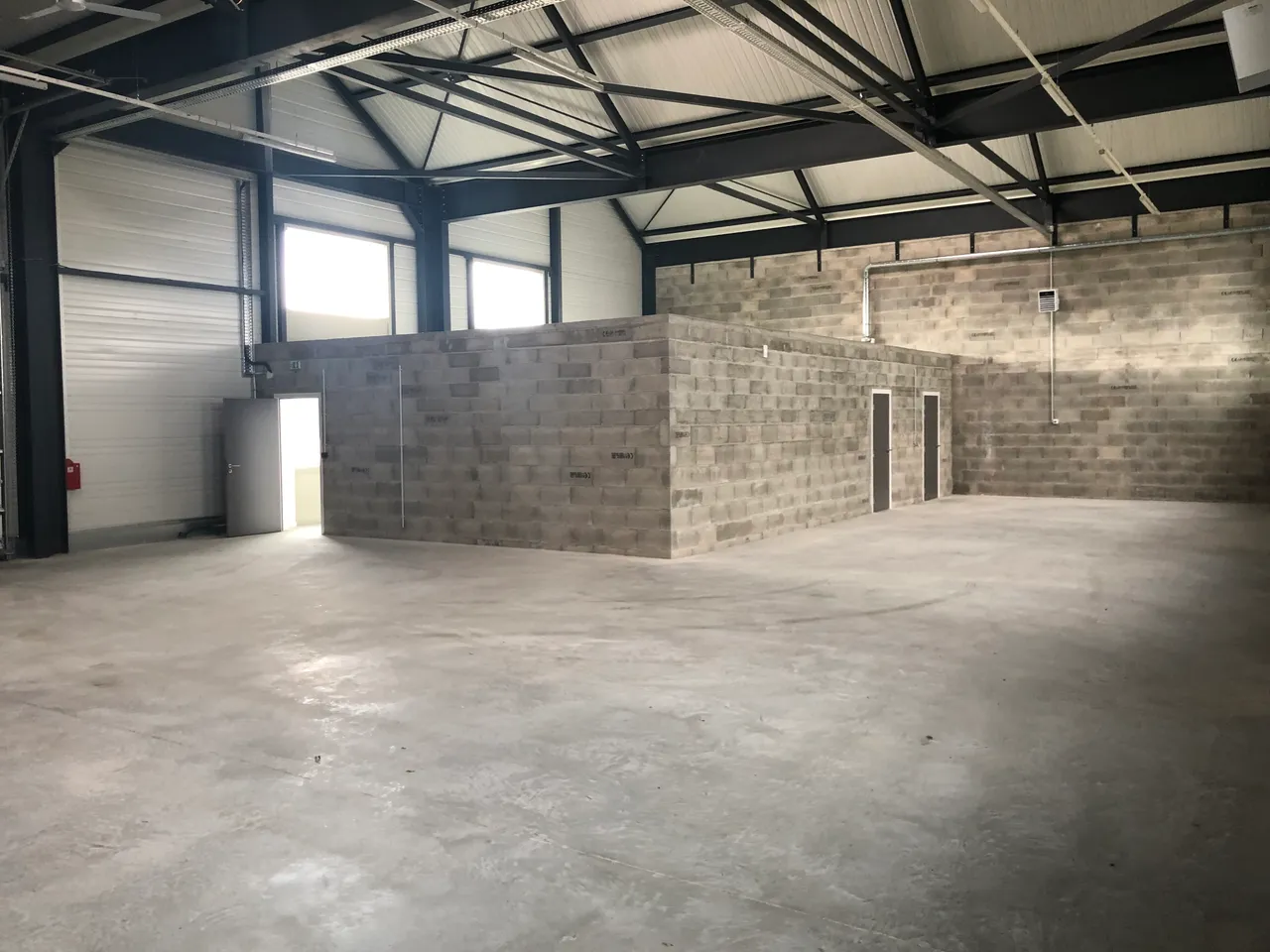 logistics - Activités / Bureaux À Louer - gallery - 3