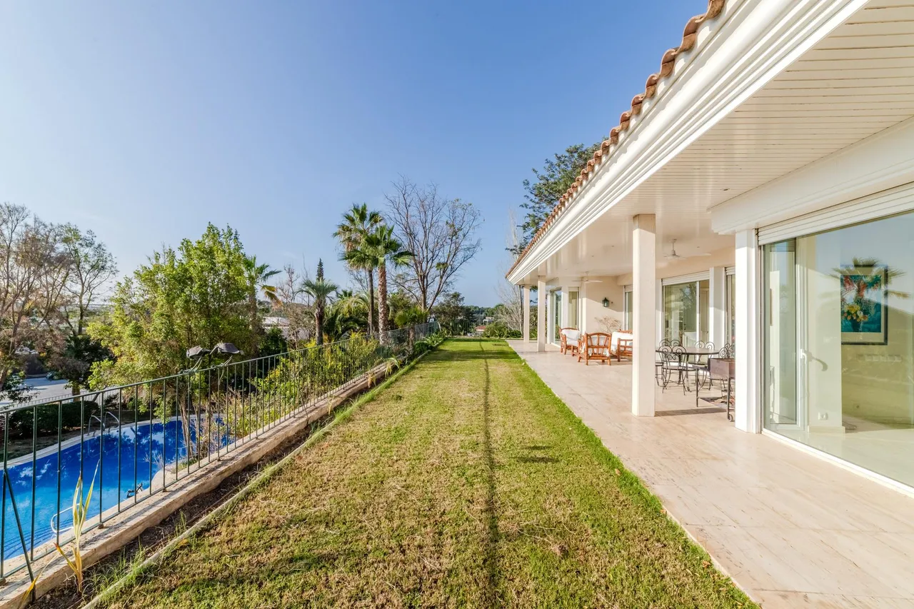 living - Casa / villa de 910m² en venta en Terramar, Barcelona - gallery - 3