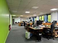 logistics - Activités / Bureaux À Louer - gallery thumbnail - 6