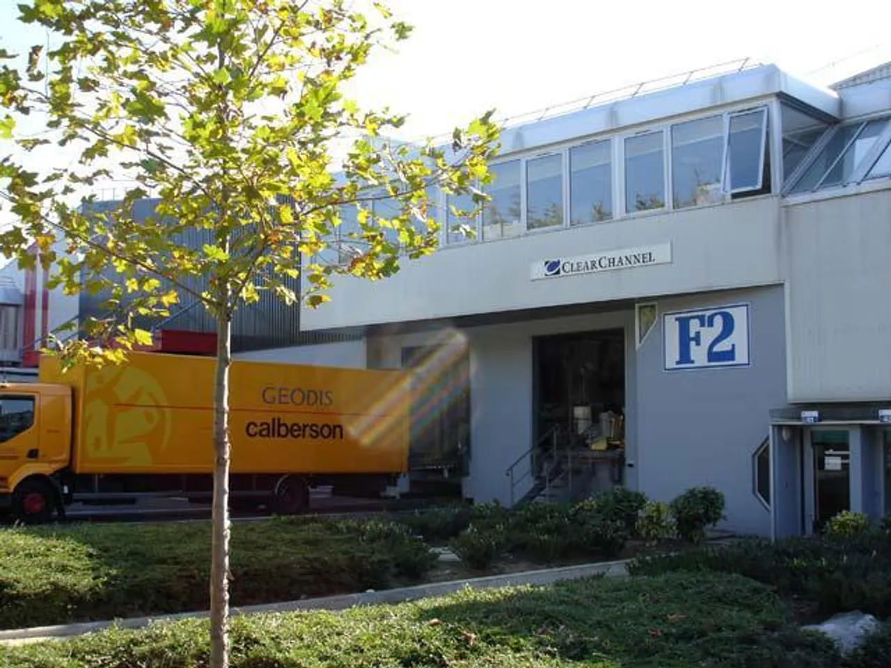 logistics - Light Industrial Premises / Offices For Rent - gallery - 3
