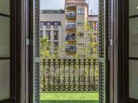 living - 91m² apartment for sale in Eixample Right, Barcelona - gallery thumbnail - 6