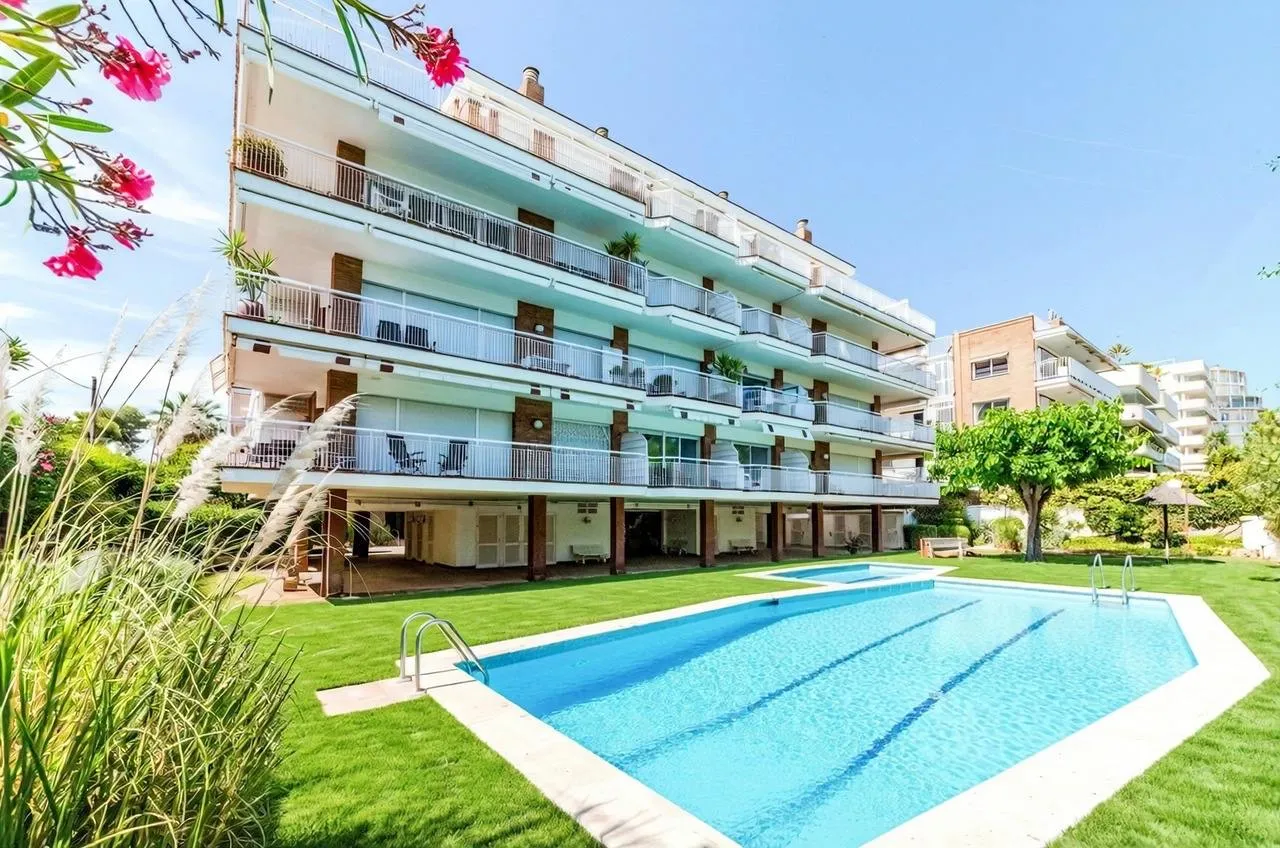 living - Piso de 68m² en venta en Terramar, Barcelona - gallery - 10