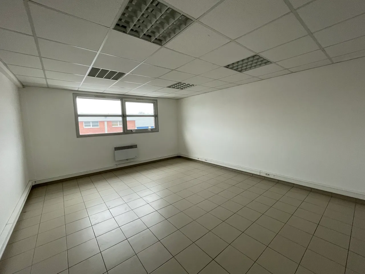 logistics - Activity Facility For Rent - gallery - 7