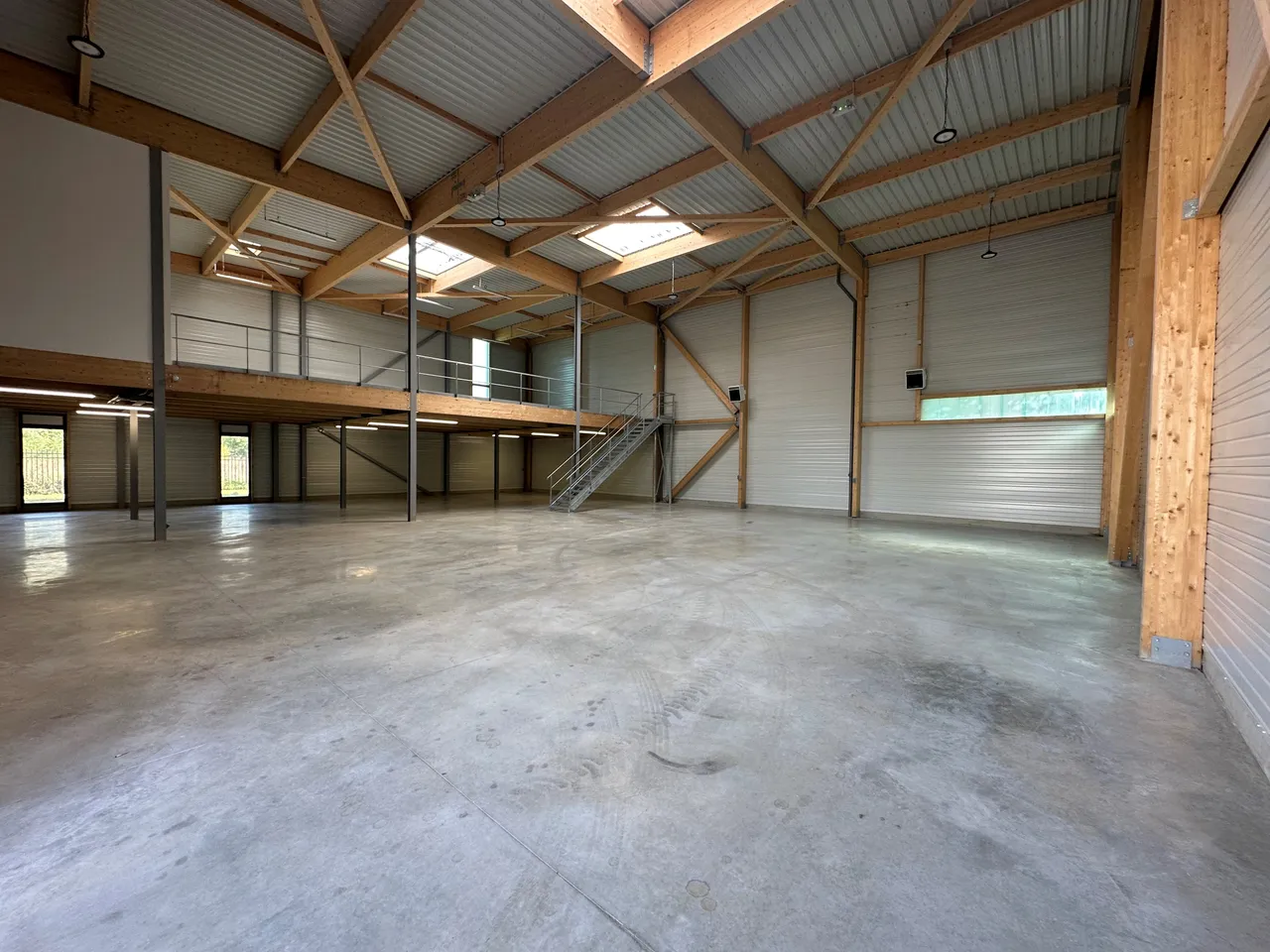 logistics - Light Industrial Premises / Offices For Rent - For Sale - gallery - 6