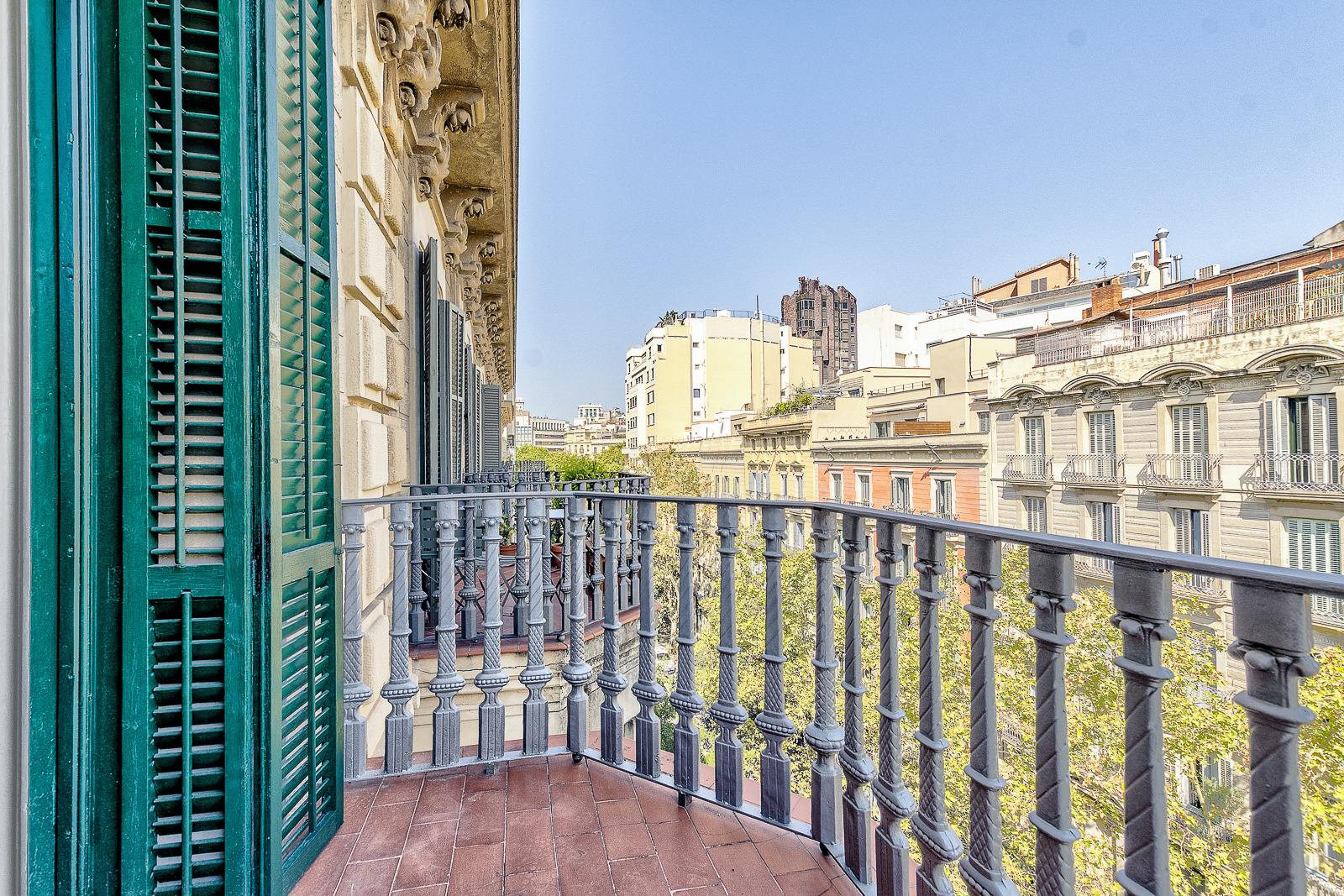 living - Piso de 110m² en venta en Eixample Derecho, Barcelona - gallery thumbnail - 10