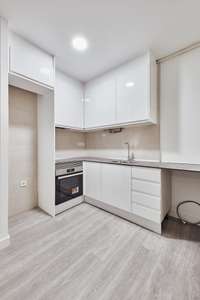 living - 60m² apartment for sale in Arapiles, Madrid - gallery thumbnail - 5