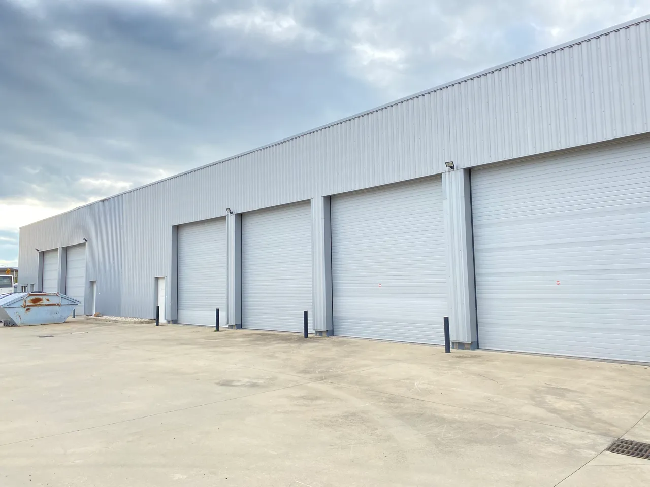 logistics - Light Industrial Premises / Offices For Rent - gallery - 3