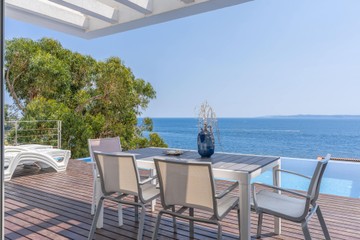 living - 257m² house / villa for sale in Bay of Roses, Costa Brava - featured