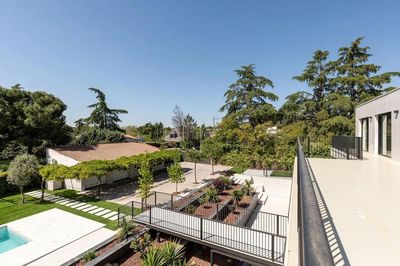 living - 868m² house / villa for sale in Majadahonda, Madrid - gallery - 6
