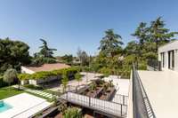 living - 868m² house / villa for sale in Majadahonda, Madrid - gallery thumbnail - 6