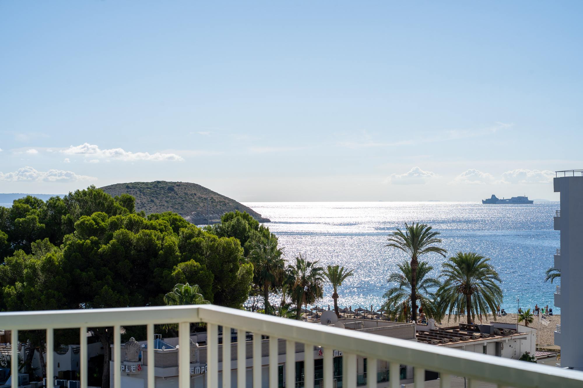 living - Piso de 56m² en venta en Calvià, Islas Baleares - gallery thumbnail - 1