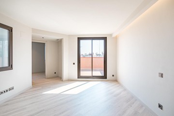 living - 62m² penthouse with 56m² terrace for sale in Eixample Right - featured